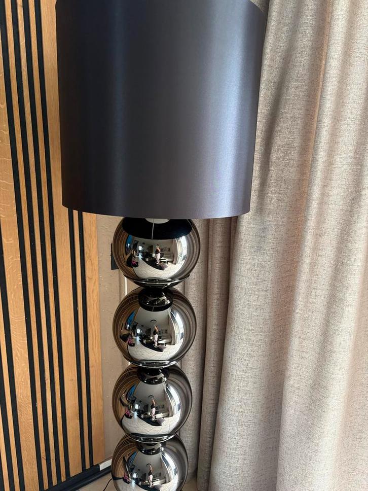 Eric Kuster Stijlvolle Vloerlamp, Huis en Inrichting, Lampen | Vloerlampen, Zo goed als nieuw, 150 tot 200 cm, Metaal, Ophalen of Verzenden