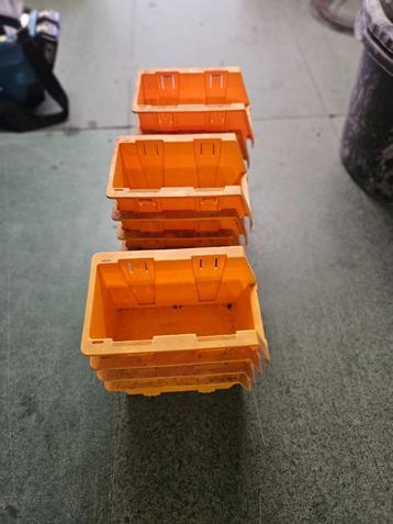 opberg bakjes beschikbaar voor biedingen