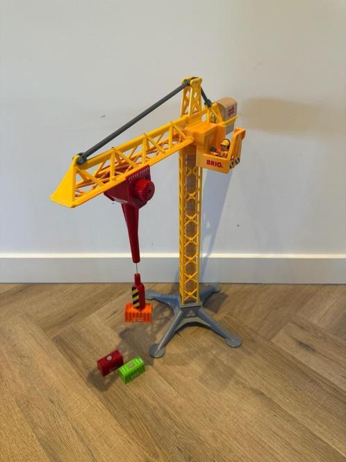 Heel goed geel Brio hoge hijskraan kraan 33385 houten trein, Kinderen en Baby's, Speelgoed | Houten speelgoed, Zo goed als nieuw