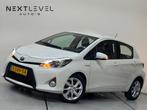 Toyota Yaris 1.5 Full Hybrid Dynamic Camera Navi Cruise, Auto's, Toyota, Euro 5, 1497 cc, Gebruikt, Zwart