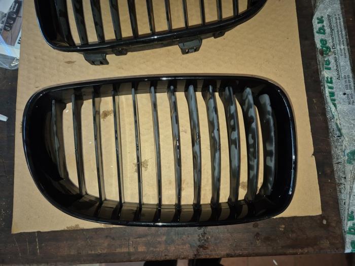 Grille van een BMW 1-Serie, Auto-onderdelen, Carrosserie en Plaatwerk, BMW, Gebruikt, 3 maanden garantie