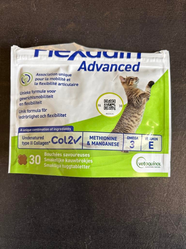 Flexadin Advanced kat geopende verpakking, Ophalen, Kat