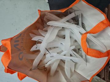 Mexx kleding hangers beschikbaar voor biedingen