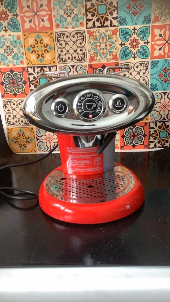 Illy FrancisFrancis! X7.1 Espresso Machine - Rood, Witgoed en Apparatuur, Koffiezetapparaten, Gebruikt, Koffiepads en cups, Espresso apparaat