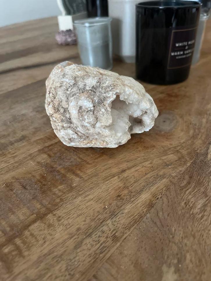 Bergkristal Geode - 10cm, Verzamelen, Mineralen en Fossielen, Mineraal, Ophalen