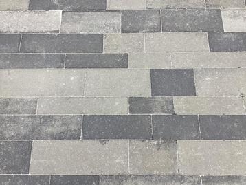 Restant grijs gemêleerde stenen 8 cm beschikbaar voor biedingen