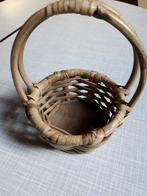 mandje uit Birma / Myanmar , hoogte 11 cm , doorsnede 8 cm, Ophalen of Verzenden, Nieuw, Rond, Riet