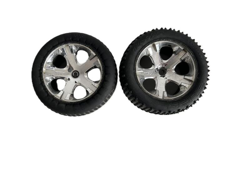 2x Traxxas banden achter 1/10 rc auto, Hobby en Vrije tijd, Modelbouw | Radiografisch | Auto's, Gebruikt, Onderdeel, Ophalen of Verzenden