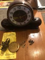 Oude Tafelklok Aardewerk Foreign Breed 30 cm Hoog 20 cm, Antiek en Kunst, Ophalen