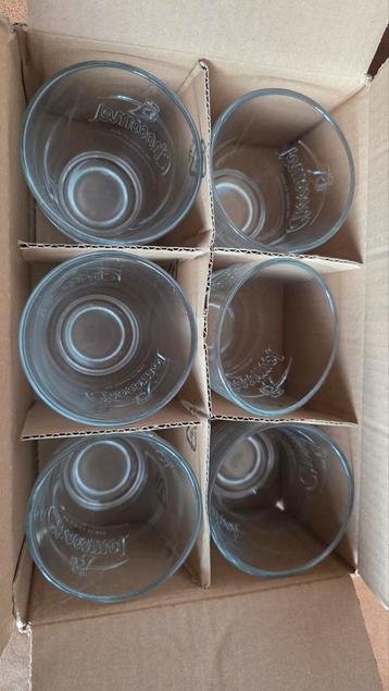 6 Nieuwe Chocomel Glazen beschikbaar voor biedingen