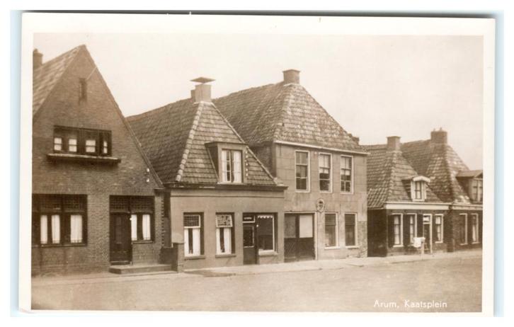 Arum, Kaatsplein, Verzamelen, Ansichtkaarten | Nederland, Ongelopen, Friesland, 1940 tot 1960, Verzenden