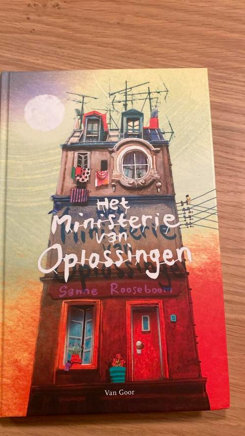 Sanne Rooseboom - Het ministerie van Oplossingen, Boeken, Kinderboeken | Jeugd | 10 tot 12 jaar, Zo goed als nieuw, Ophalen of Verzenden