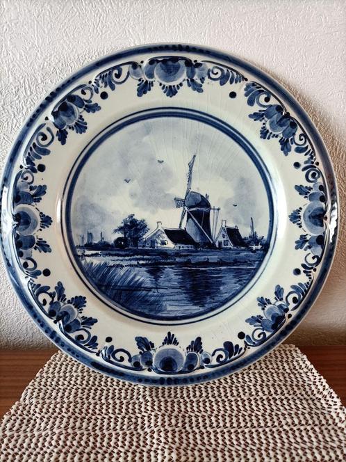 bord gemaakt door Delft, Antiek en Kunst, Antiek | Keramiek en Aardewerk, Ophalen