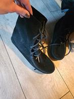 Minnetonka maat 38, Zwart, Lage of Enkellaarzen, Ophalen of Verzenden, Zo goed als nieuw