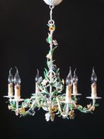 taliaanse metalen kroonluchter, heeft gekleurde roosjes, Huis en Inrichting, Lampen | Kroonluchters, Ophalen, Gebruikt