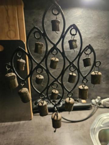 Prachtige antieke bellen hanger van messing en metaal... beschikbaar voor biedingen