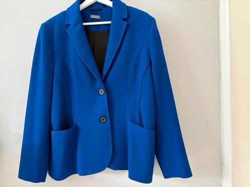 Basler mt 46, mooie helder blauwe dames blazer/jasje, Kleding | Dames, Jasjes, Kostuums en Pakken, Zo goed als nieuw, Jasje, Maat 46/48 (XL) of groter
