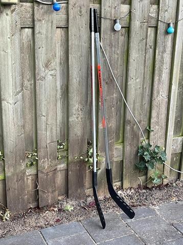 Streethockeysticks beschikbaar voor biedingen