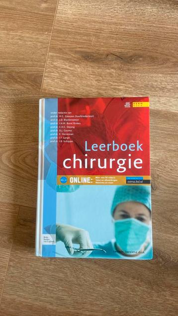 Leerboek chirurgie beschikbaar voor biedingen