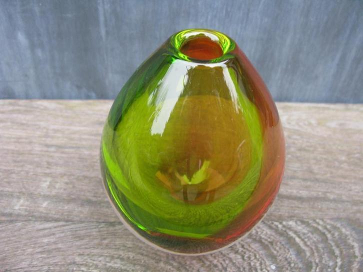 ORREFORS SWEDEN VAAS ERIKA LAGERBIELKE "ROSEBUD", Antiek en Kunst, Antiek | Glas en Kristal, Ophalen of Verzenden