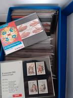2 dozen met postzegelmapjes Nederland, Ophalen of Verzenden, Nederland