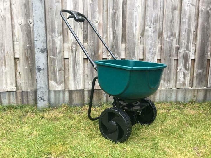 Strooiwagen voor zout of kunstmest, nieuw, gratis verzenden, Tuin en Terras, Aarde en Mest, Kunstmest, Ophalen of Verzenden