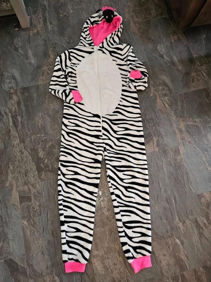 mooie onesie maat 164  (c1, Kinderen en Baby's, Kinderkleding | Maat 164, Gebruikt, Jongen of Meisje, Ophalen of Verzenden