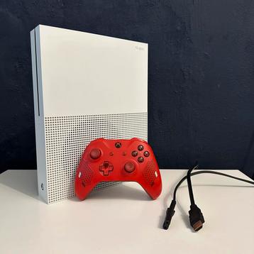 Xbox One S - Wit - met controller.