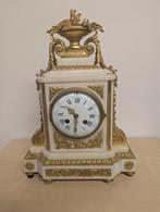 Pendule wit marmer met verguld brons, Antiek en Kunst, Antiek | Klokken, Ophalen