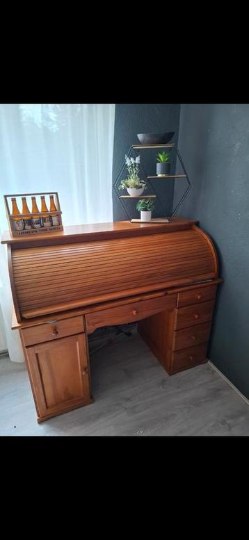 Vintage Rolbureau beschikbaar voor biedingen