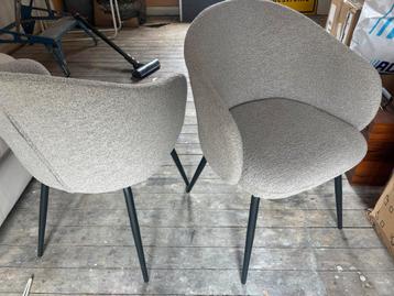2x Stoelen “bergen” grijs beschikbaar voor biedingen