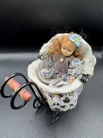 Vintage poppenwagen, verzamelobject uit de jaren 60., Ophalen of Verzenden, Zo goed als nieuw, Poppenhuis