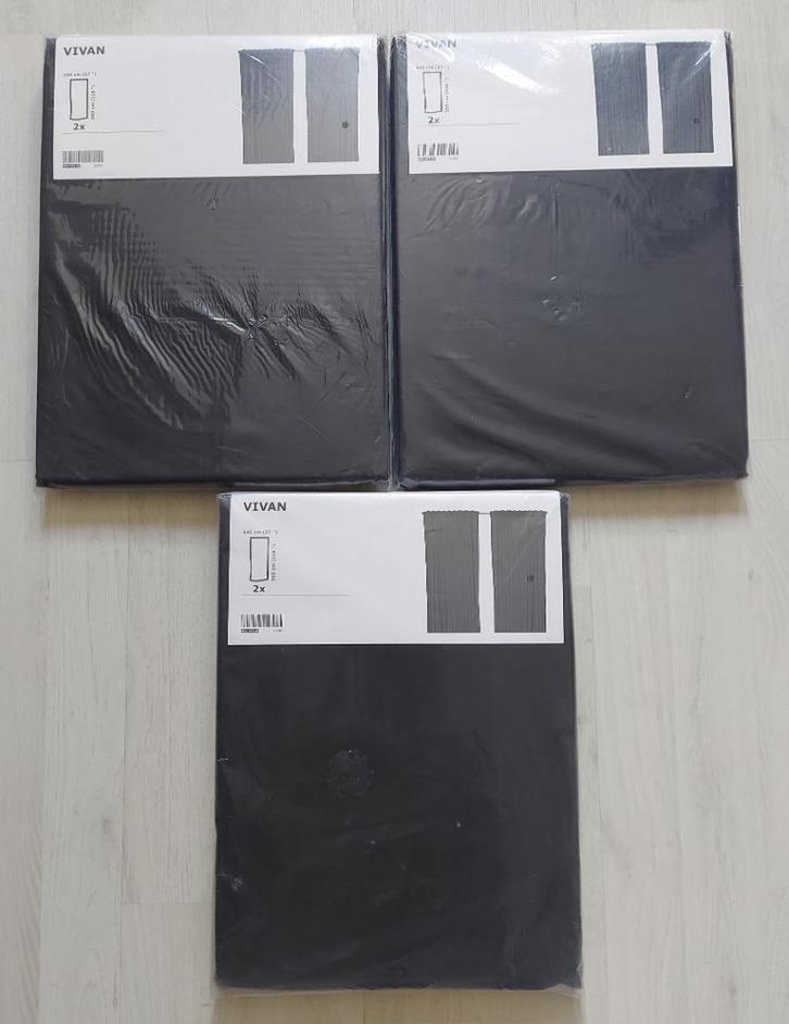 3 pakken Vivan gordijnen zwart met plooiband van IKEA, Huis en Inrichting, Stoffering | Gordijnen en Lamellen, Nieuw, 200 cm of meer
