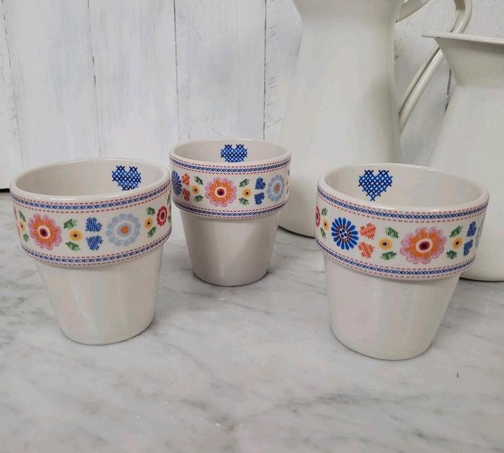 Kakelbont Yvon Jaspers. 3 melk bekers, Huis en Inrichting, Keuken | Servies, Zo goed als nieuw, Kop(pen) en/of Schotel(s), Overige stijlen