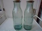 2 Grote glazen flessen, Minder dan 50 cm, Groen, Glas, Zo goed als nieuw