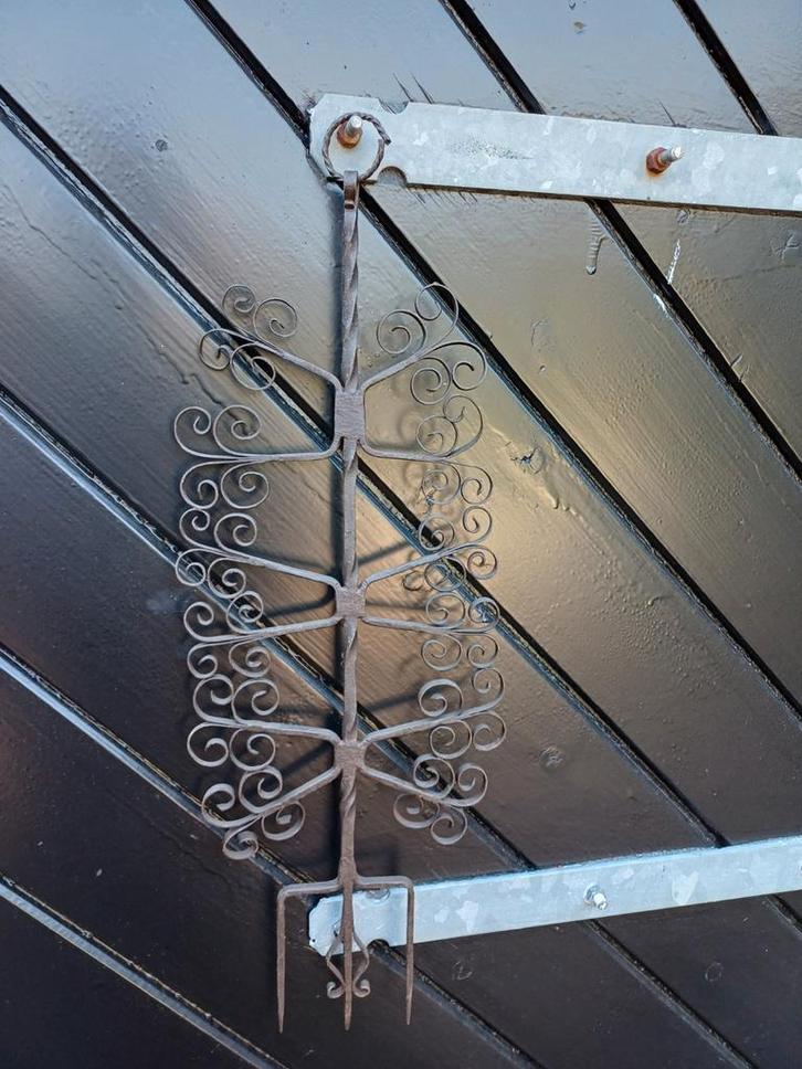 Decoratieve smeedijzeren hanger, Antiek en Kunst, Antiek | Overige Antiek, Ophalen of Verzenden