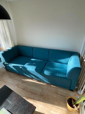 Gratis af te halen: Blauwe hoekbank – 2,31 m lang beschikbaar voor biedingen