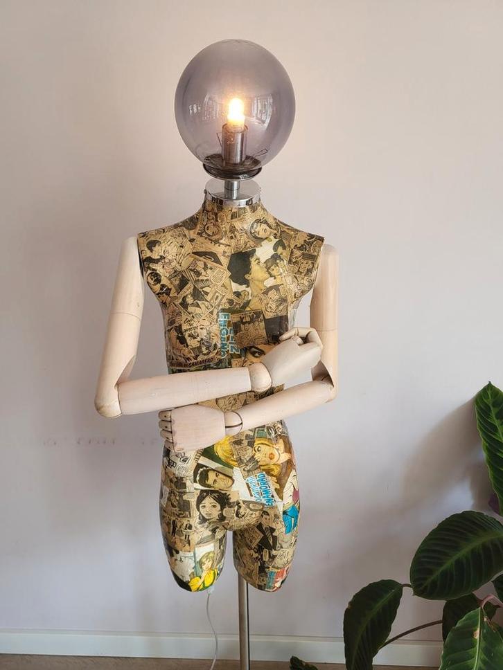 Collagekunst / collage art paspop lamp., Antiek en Kunst, Kunst | Designobjecten, Ophalen of Verzenden