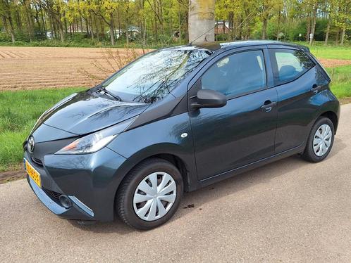 Toyota Aygo 1.0 VVT 1X now airco 2016 Donkergrijs 5-deurs, Auto's, Toyota, Particulier, Aygo, Airbags, Airconditioning, Centrale vergrendeling