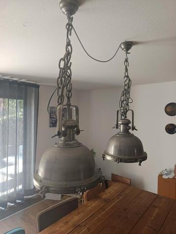 Industriële metalen, ijzeren hanglamp 2 stuks beschikbaar voor biedingen