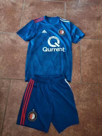 Feyenoord uit teneu 2018/2019 Maat M BIEDEN.BIJ ADVERTENTIE! beschikbaar voor biedingen