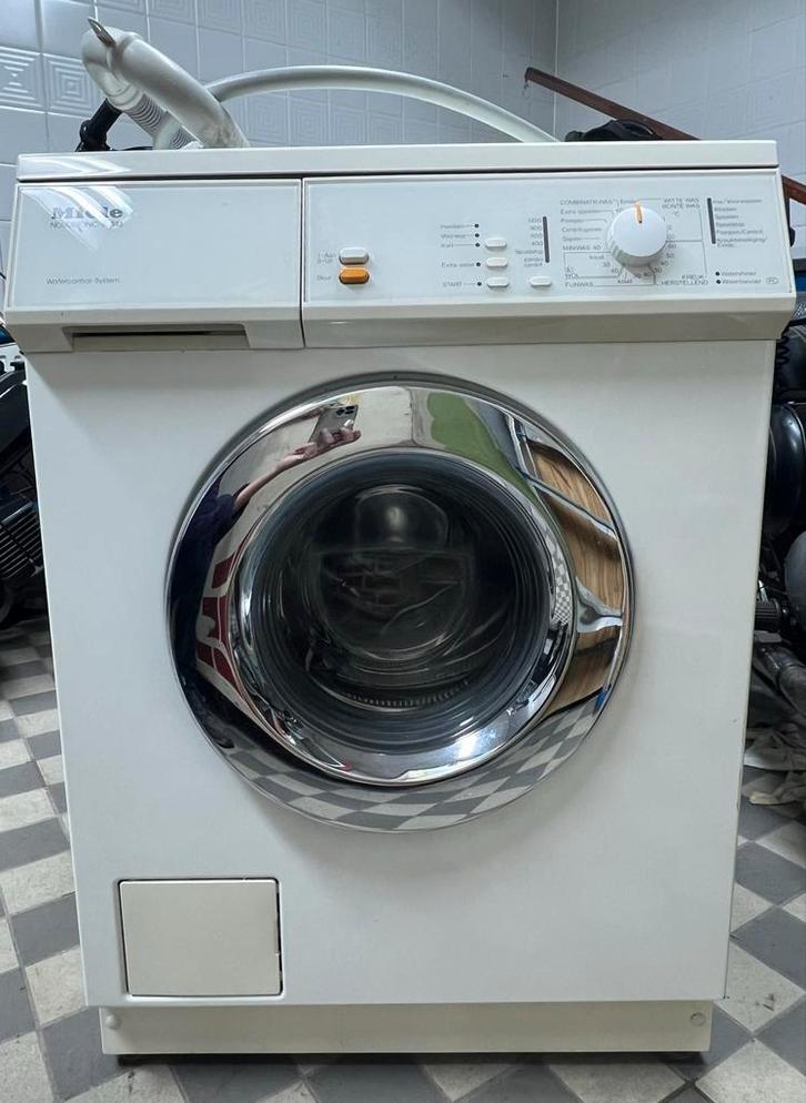 Miele wasmachine - Novotronic W843, Witgoed en Apparatuur, Wasmachines, Gebruikt, Voorlader, 4 tot 6 kg, 85 tot 90 cm, 1200 tot 1600 toeren