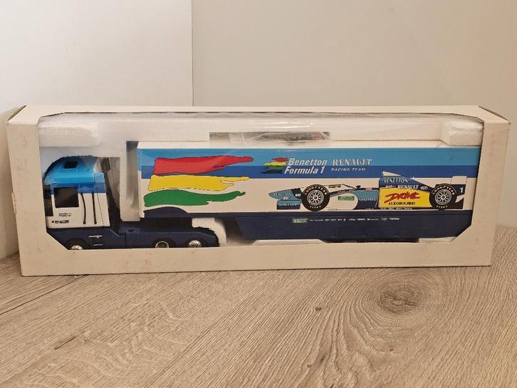 Renault Magnum AE 500, tbv Bennetton Renault F1 Team 1995., Hobby en Vrije tijd, Modelauto's | 1:43, Zo goed als nieuw, Bus of Vrachtwagen