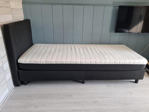 1 persoons boxspring xxl 210 cm lang!, Huis en Inrichting, Slaapkamer | Slaapbanken, Zo goed als nieuw, 210 cm, Tweepersoons, Ophalen