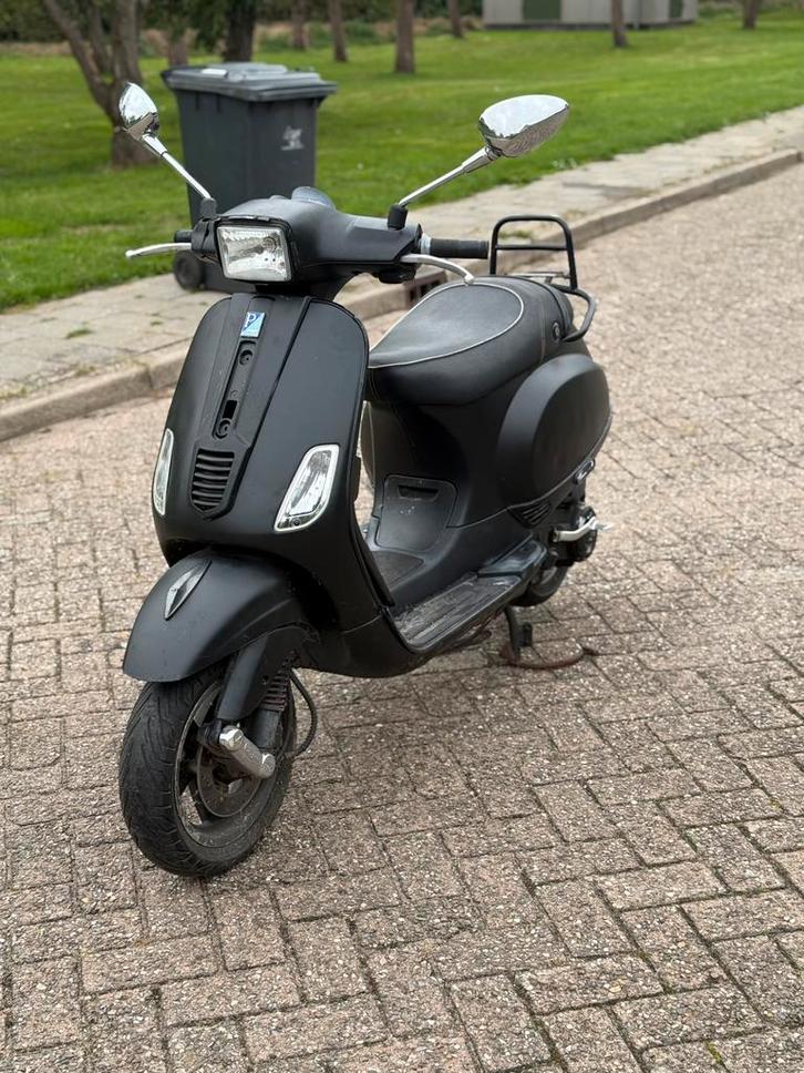Vespa s 50cc, Fietsen en Brommers, Scooters | Vespa, Zo goed als nieuw, Benzine, Ophalen of Verzenden