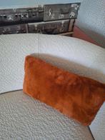 Mooi fluffy kussen roestbruin, Huis en Inrichting, Ophalen, Gebruikt, Overige kleuren, Rechthoekig