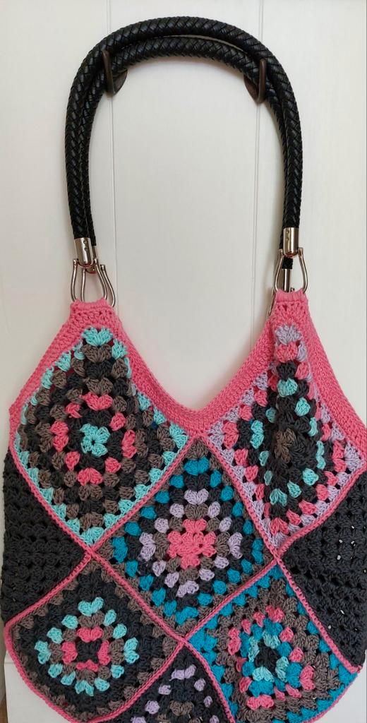 Granny square handgemaakt gehaakte tas, Sieraden, Tassen en Uiterlijk, Tassen | Damestassen, Nieuw, Zwart, Ophalen