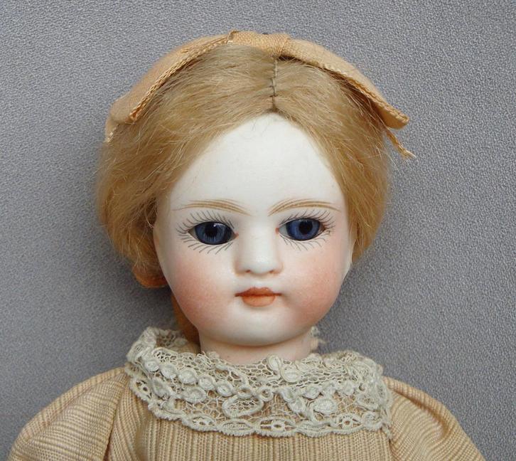 Kleine antieke pop popje met gesloten mond Simon & Halbig, Antiek en Kunst, Antiek | Speelgoed, Ophalen of Verzenden