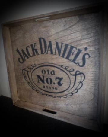 Houten dienblad / Jack Daniel's whiskey / wandbord / mancave beschikbaar voor biedingen