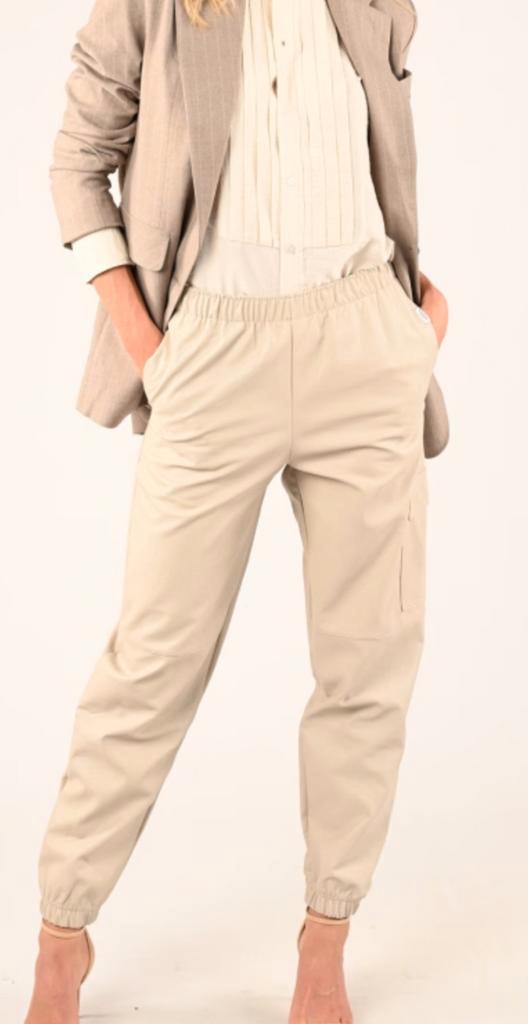 Penn&ink travel pantalon M-L cargo kiezel kleur Easy wear, Kleding | Dames, Broeken en Pantalons, Zo goed als nieuw, Maat 38/40 (M)